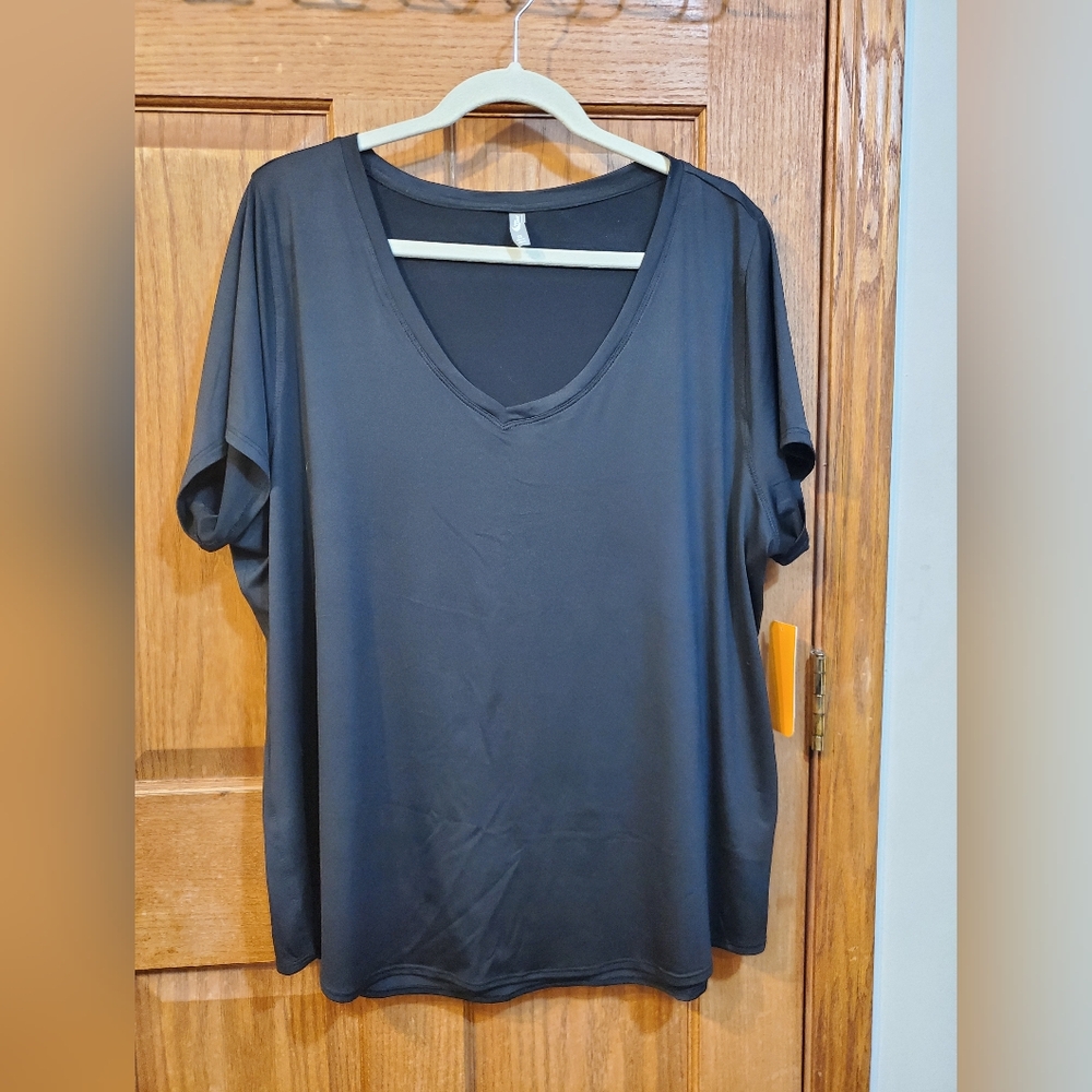 💥💥3/$15💥 NWT - MTA Women's Sports Athletic Shirt Size 2X